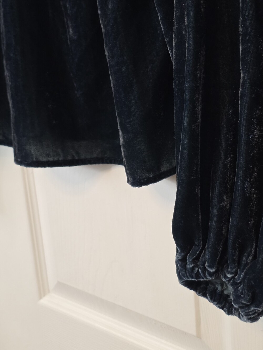 Evereve Yana Ruffled Crushed Velvet Deep Teal Women's Top Medium - Picture 5 of 9